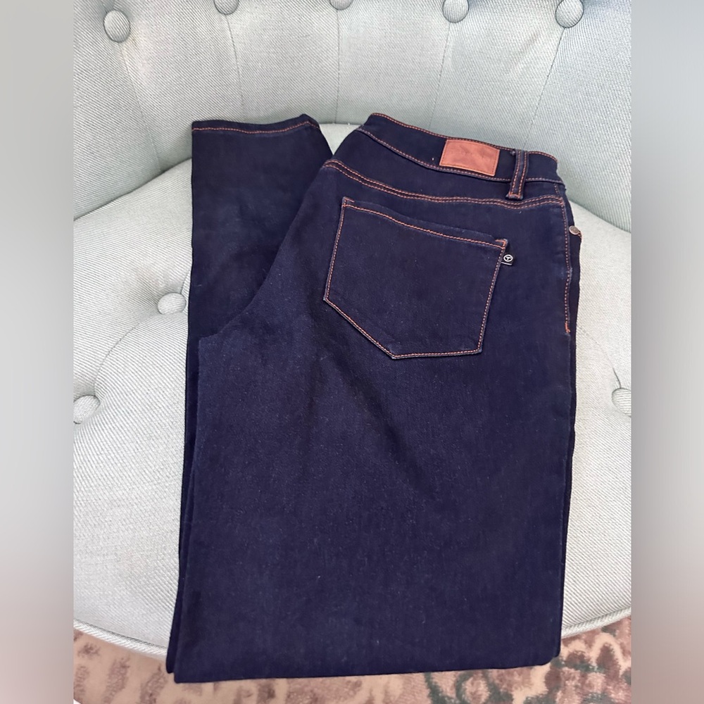 TAHARI skinny jeans